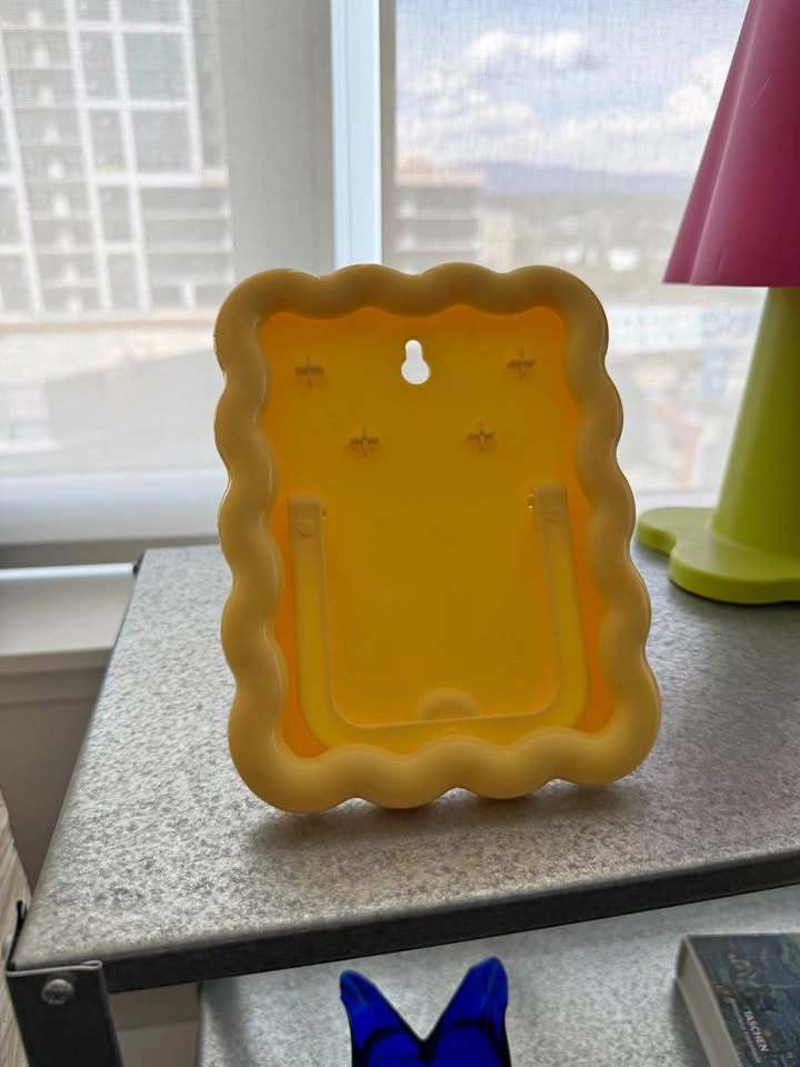 Cute Yellow Wavy Picture Frame – Squiggle Frame 4x6