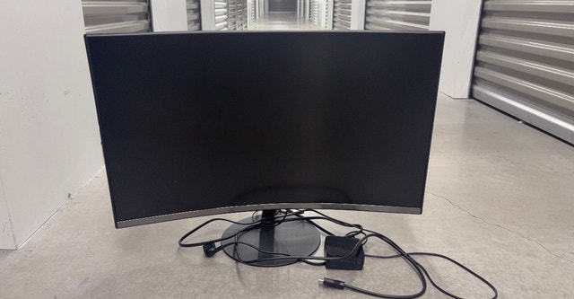 Samsung 27’’ curved monitor T55 LED