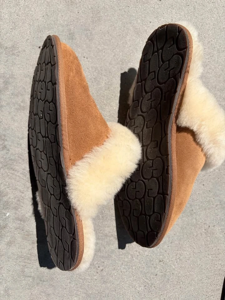 UGG Scuffette II Slippers in Chestnut - US 8 - photo 2