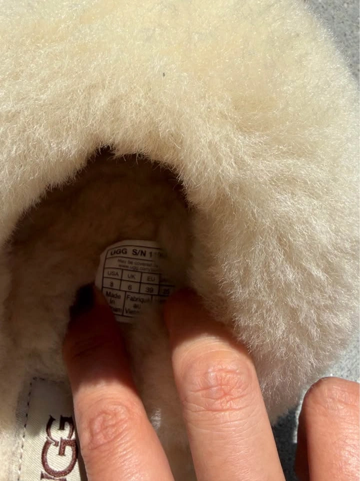 UGG Scuffette II Slippers in Chestnut - US 8 - photo 3
