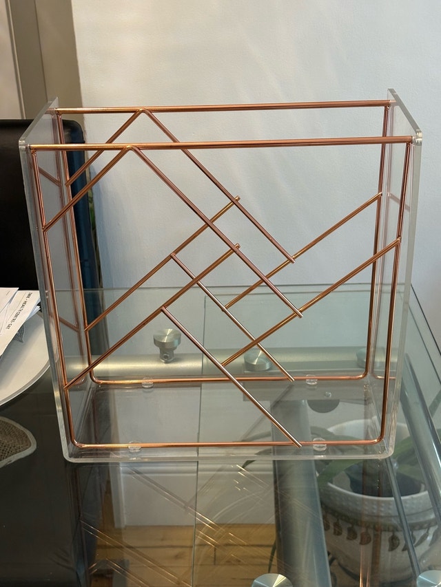 Modern Geometric Acrylic & Rose Gold Wine Rack - photo 3