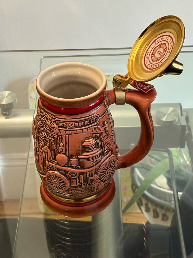 Vintage Avon 1990 Tribute to Firefighters Lidded Beer Stein - photo 3
