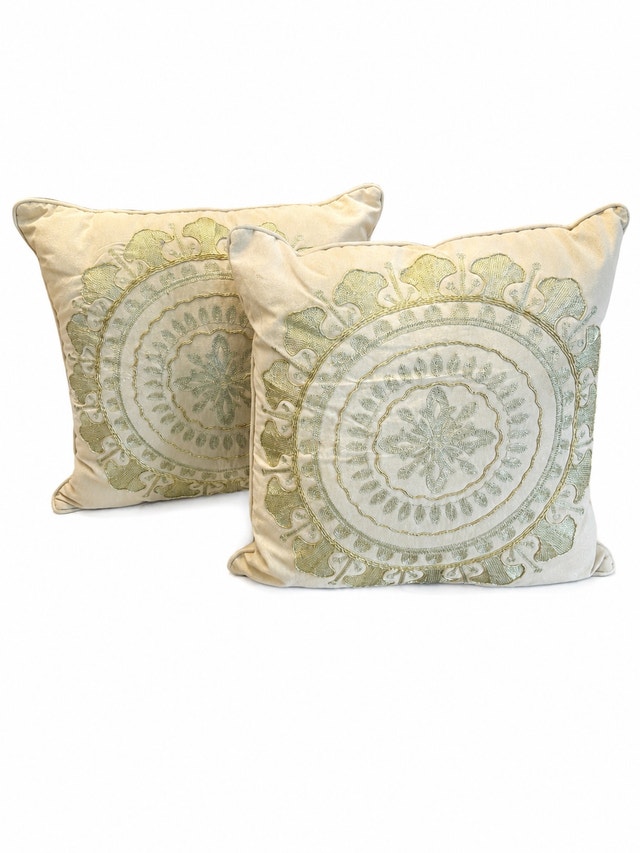 2 Embroidered Decorative Throw Pillows – Ivory & Sage Medallion