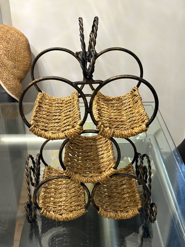 Rustic Woven 5-Bottle Wine Rack with Twisted Metal Frame - photo 3