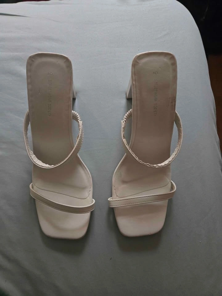 New White Dress Sandals/ Sz 10 - photo 2