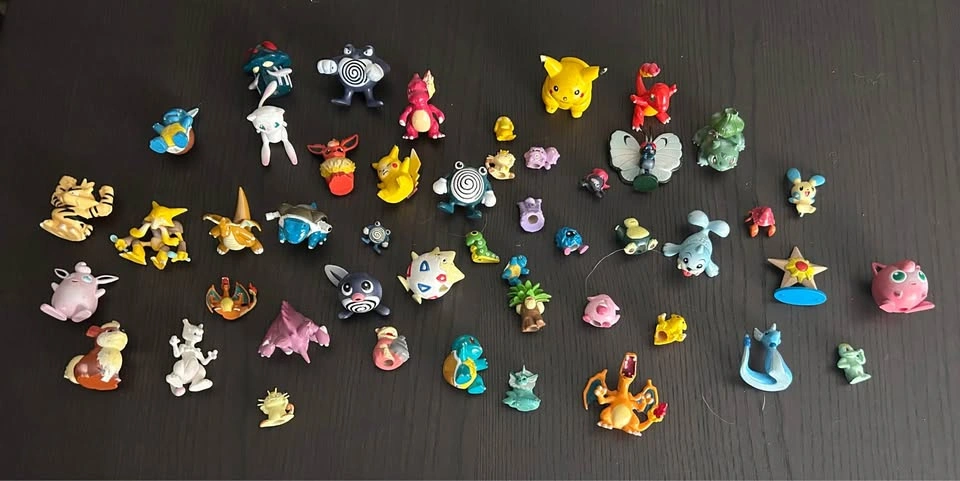 Vintage Pokémon Mini Figure Lot with Lunch Bag and Playsets - photo 2
