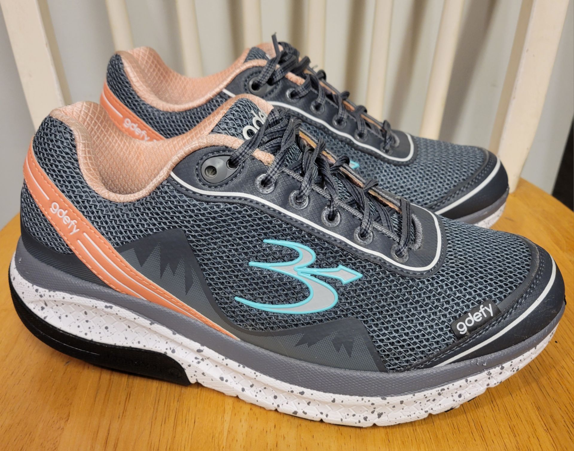 Gravity Defyer Gdefy Mighty Women's Gray Walking Shoes Size 10