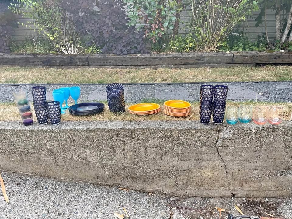 Colorful Assorted Dinnerware Set-Camping, Picnic