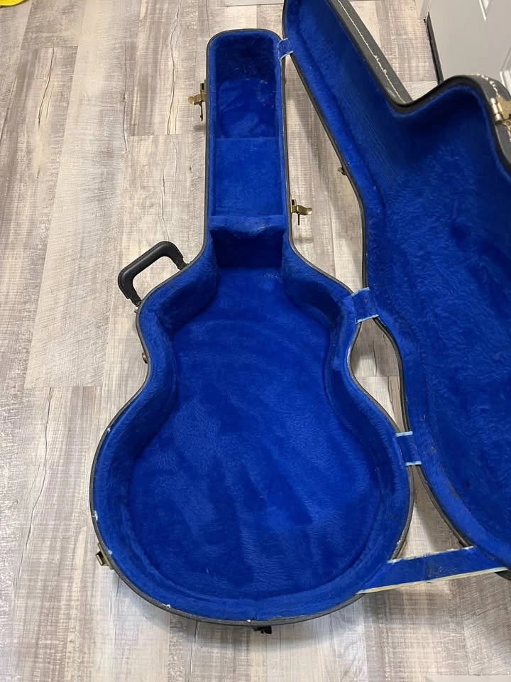 Guild Jumbo Acoustic Guitar Case - photo 3