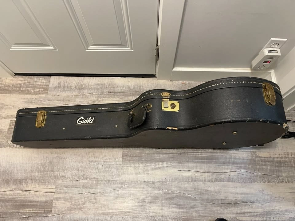Guild Jumbo Acoustic Guitar Case - photo 5