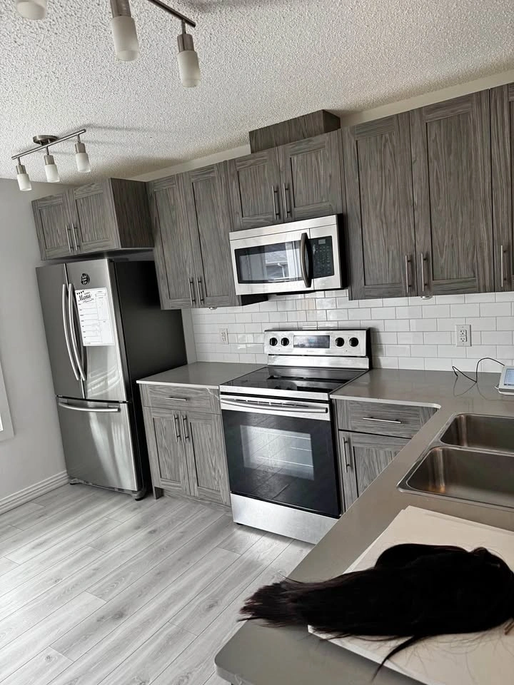 3 Beds 2.5 Baths - House
