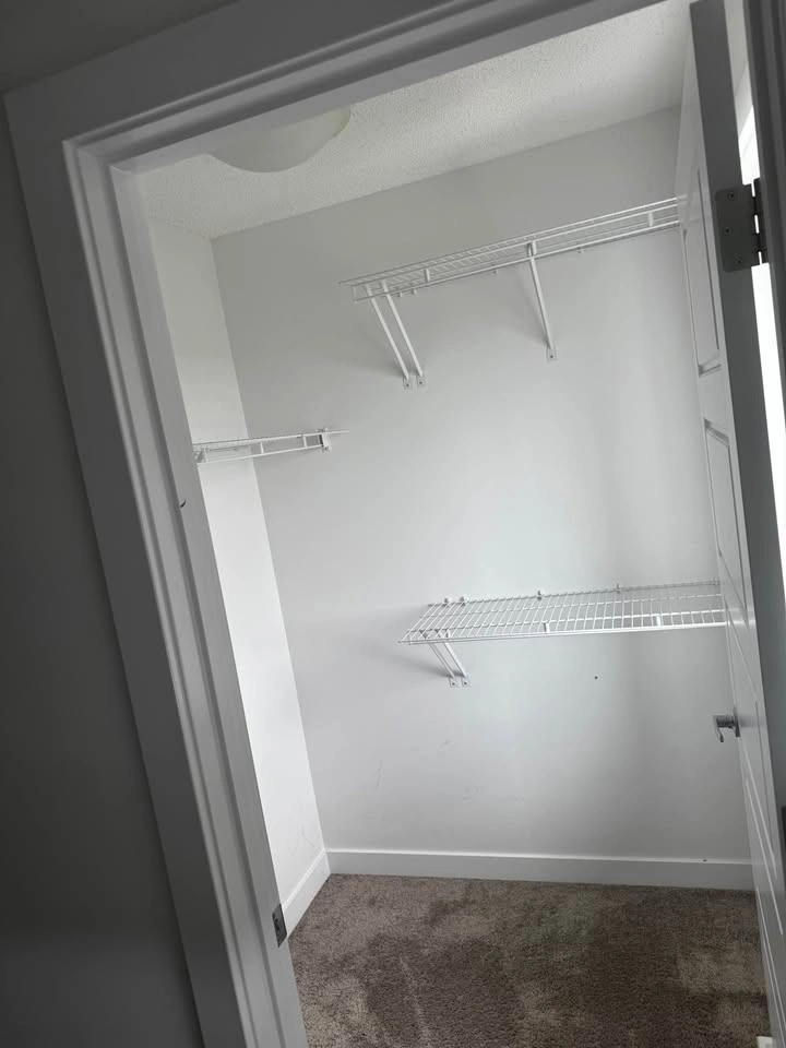 3 Beds 2.5 Baths - House - photo 4