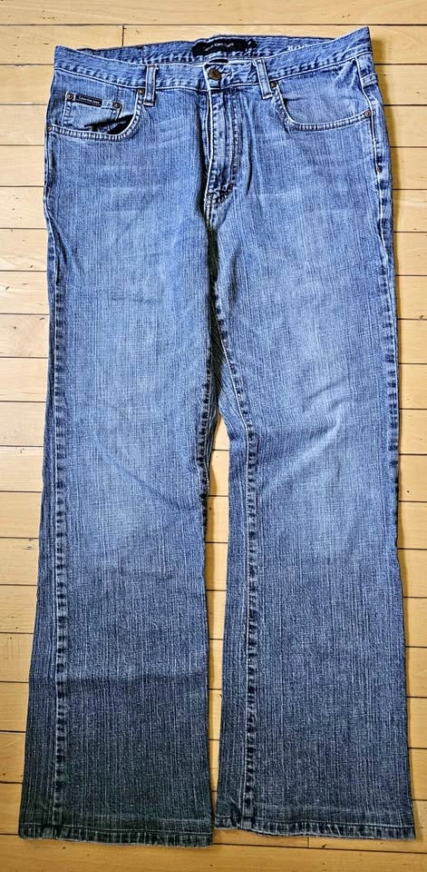 Calvin Klein Jeans Men’s Bootcut Denim Jeans W33