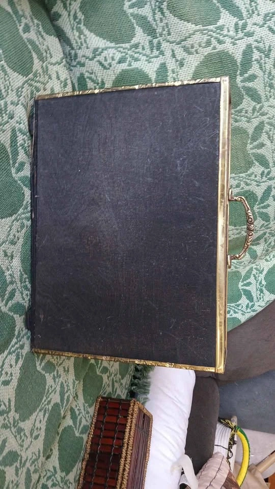 Vintage Brass Embossed Magazine Rack Tavern Scene - photo 4