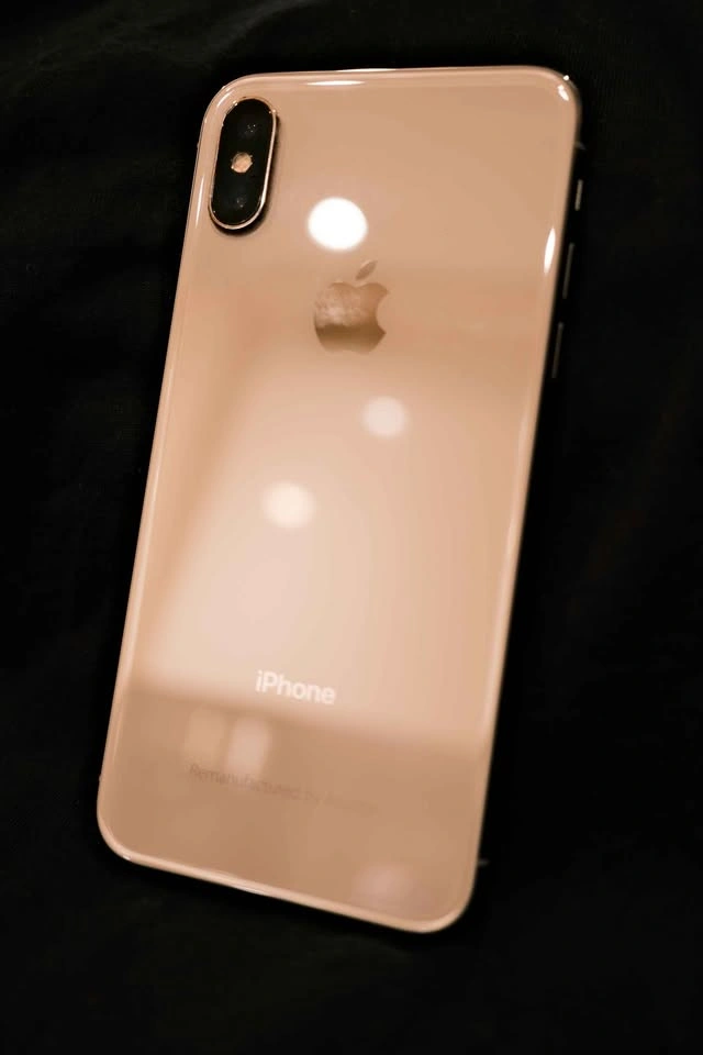 Apple iPhone X 64GB — Carrier Unlocked — Exceptional Condition - photo 4