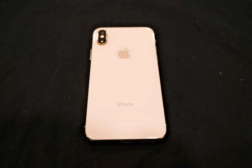 Apple iPhone X 64GB — Carrier Unlocked — Exceptional Condition - photo 5