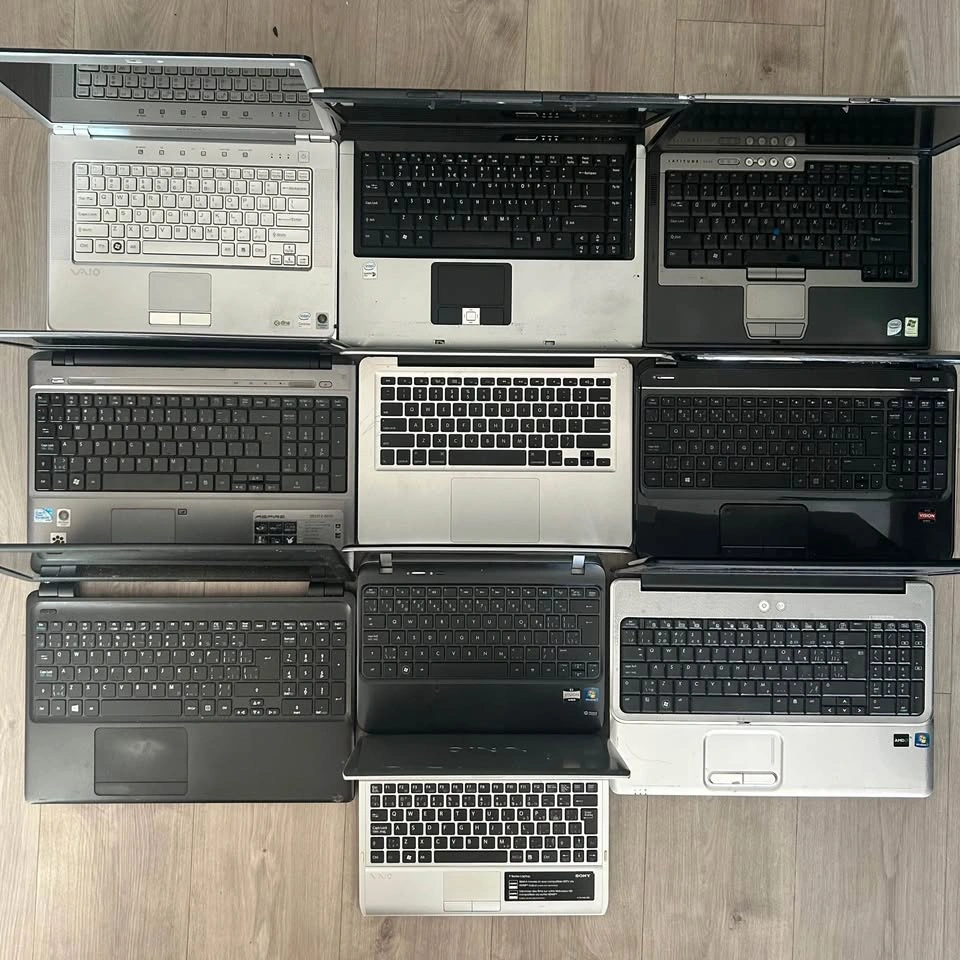 10x Laptop lot (Untested/For Parts/Repair) - photo 2
