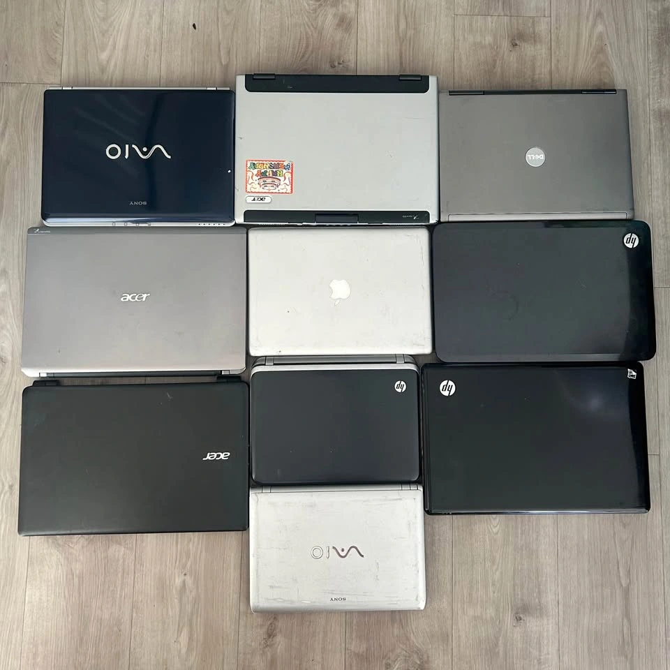 10x Laptop lot (Untested/For Parts/Repair) - photo 3