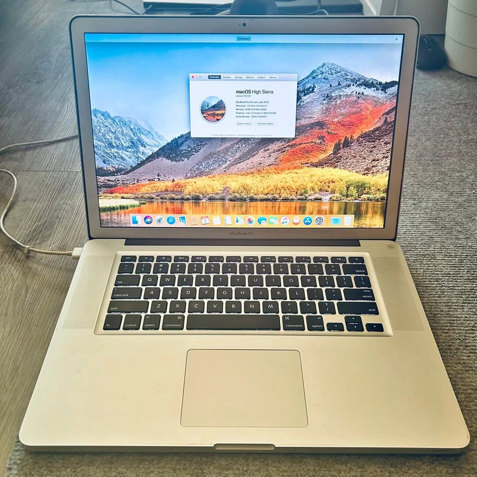 2011 MacBook Pro 15” (i7/8GB/120GB)