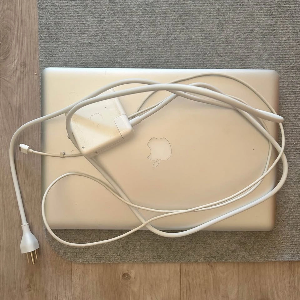2011 MacBook Pro 15” (i7/8GB/120GB) - photo 5