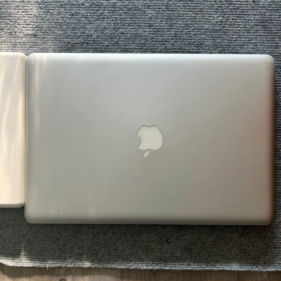 2x MacBook Lot (As-Is/For Parts/Repair) - photo 3