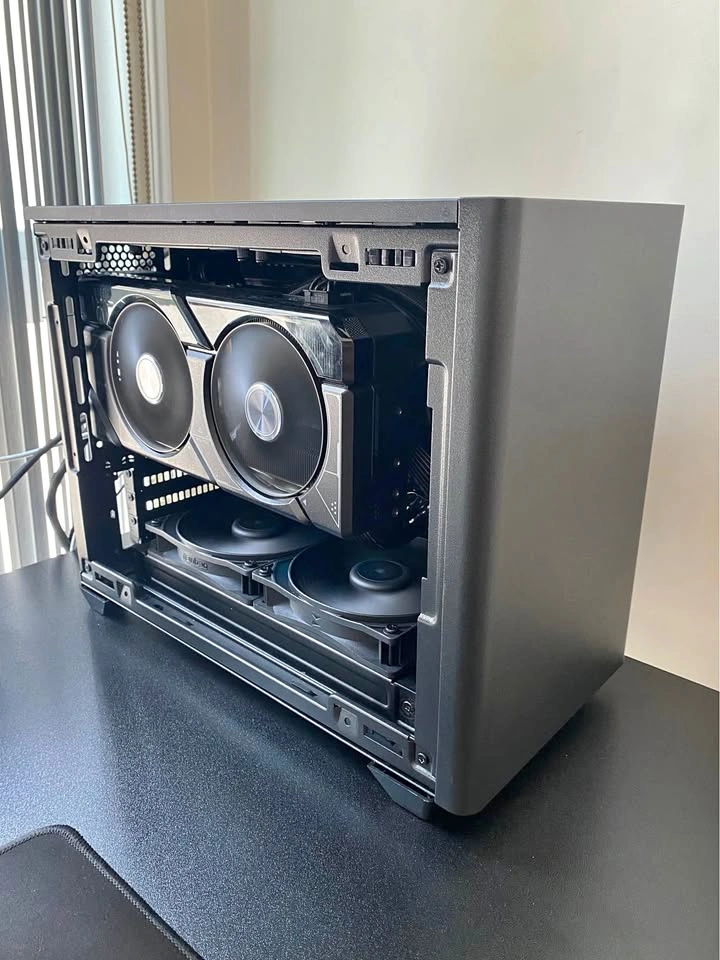 RTX 4070 Mini ITX Gaming PC