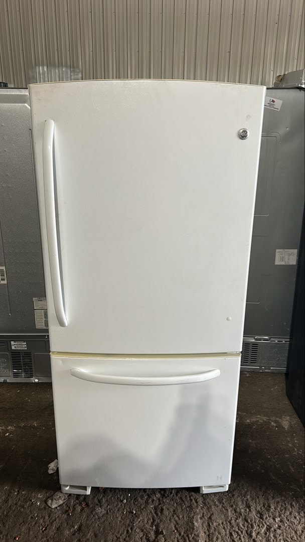 GE Refrigerator