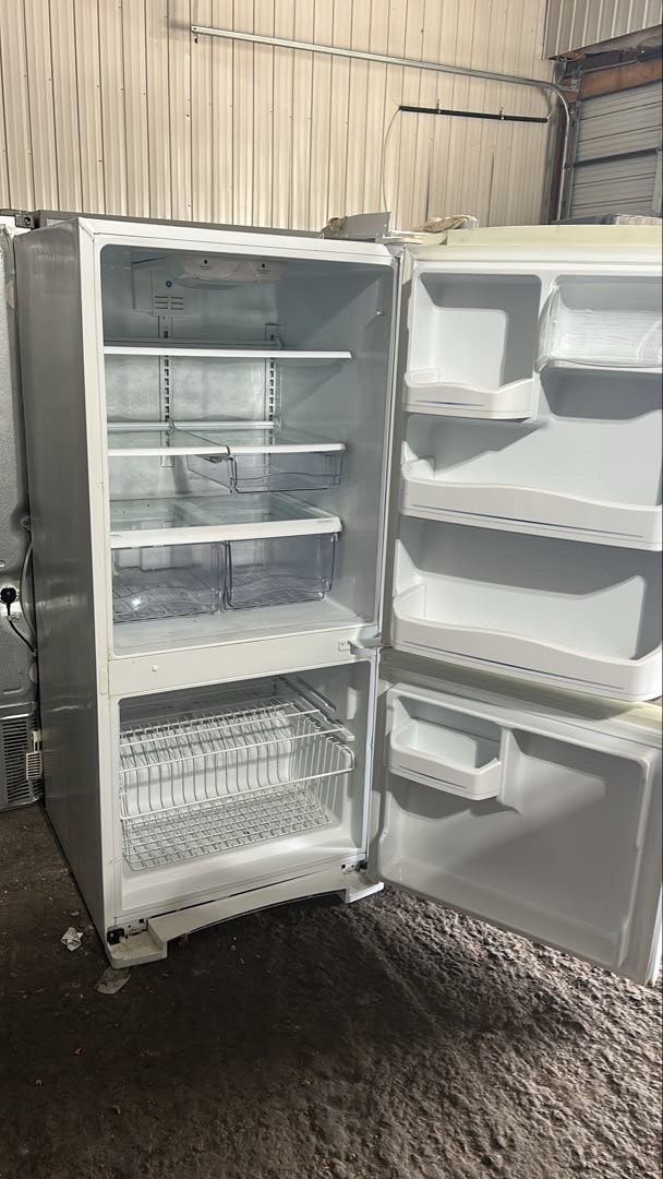 GE Refrigerator - photo 2