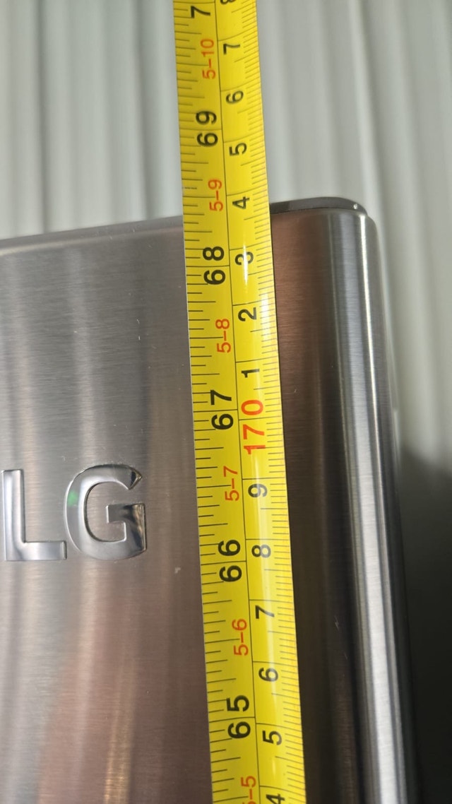 LG Bottom Freezer Refrigerator - photo 4