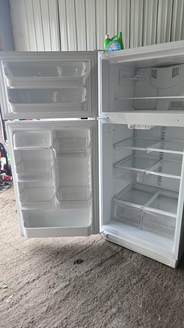 Kenmore Refrigerator - photo 2