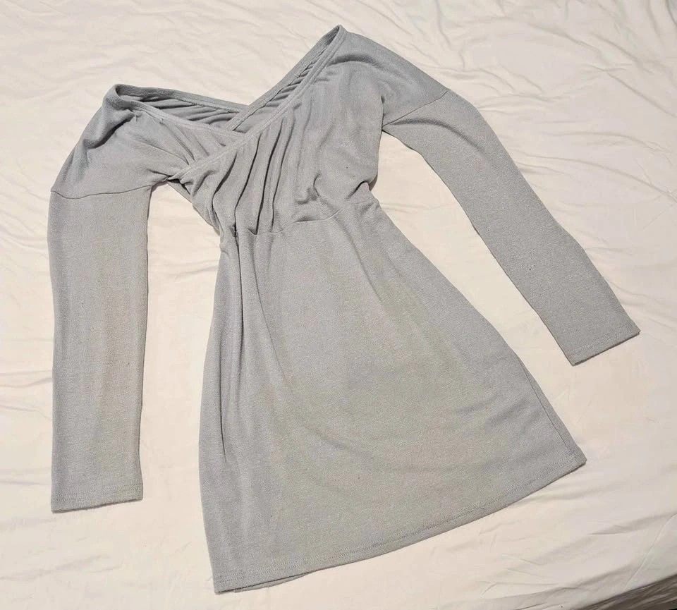 Stretchy grey off-the-shoulder dress