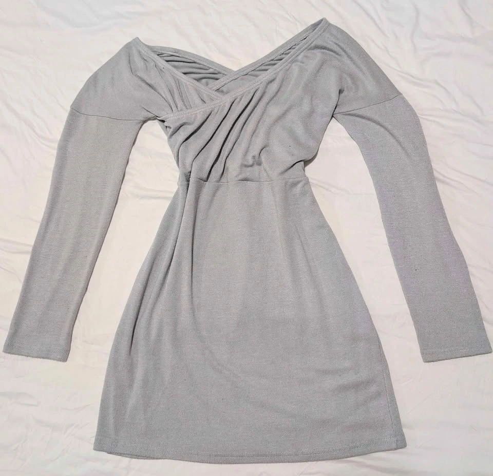 Stretchy grey off-the-shoulder dress - photo 2