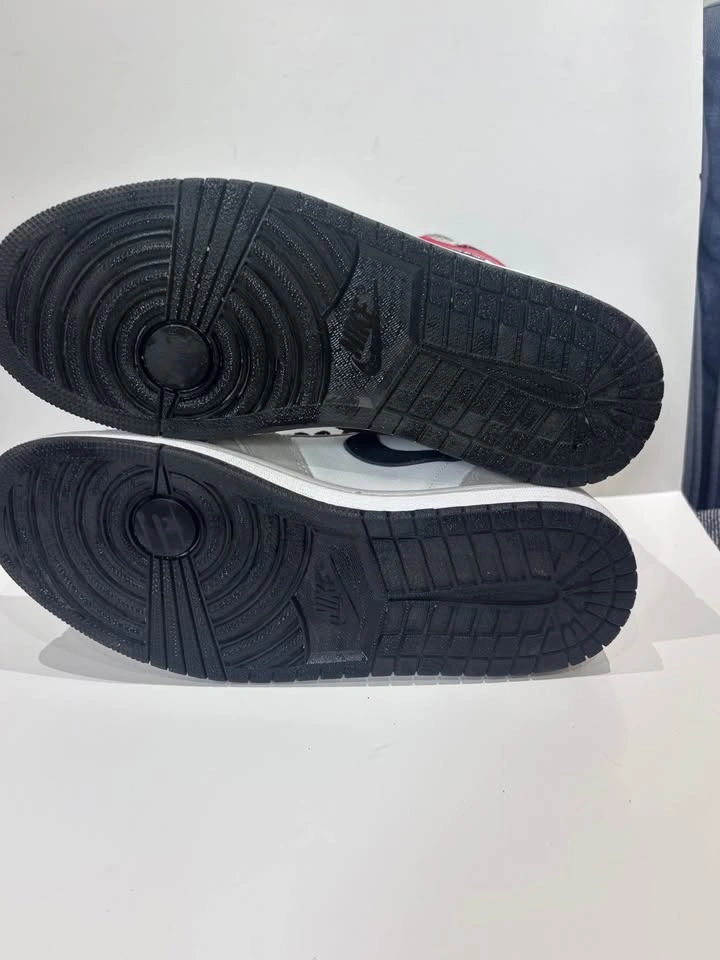 Nike Air Jordan 1 Retro High OG Light Smoke Grey - photo 4