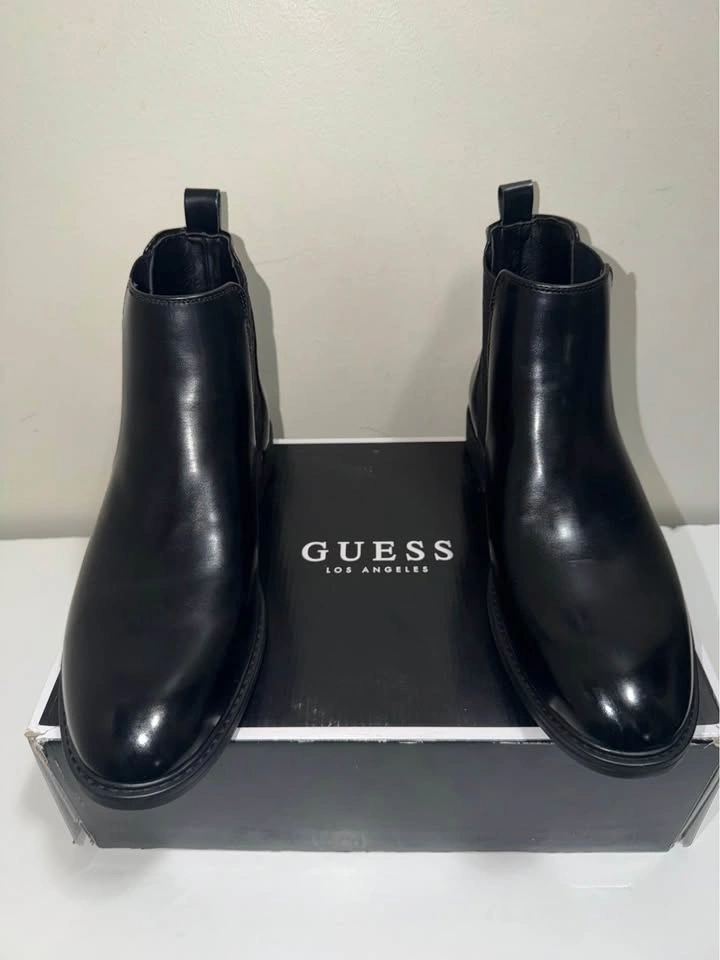 New Guess Men Chelsea Boots. Size 10.5 & 11 US available. - photo 3