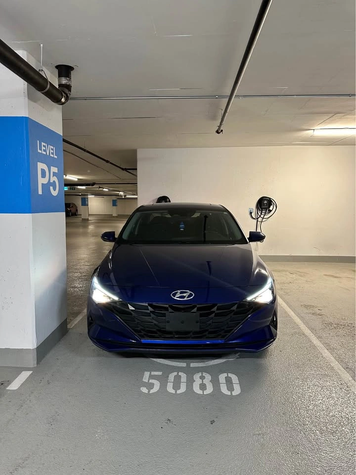 2022 Hyundai Elantra - photo 2