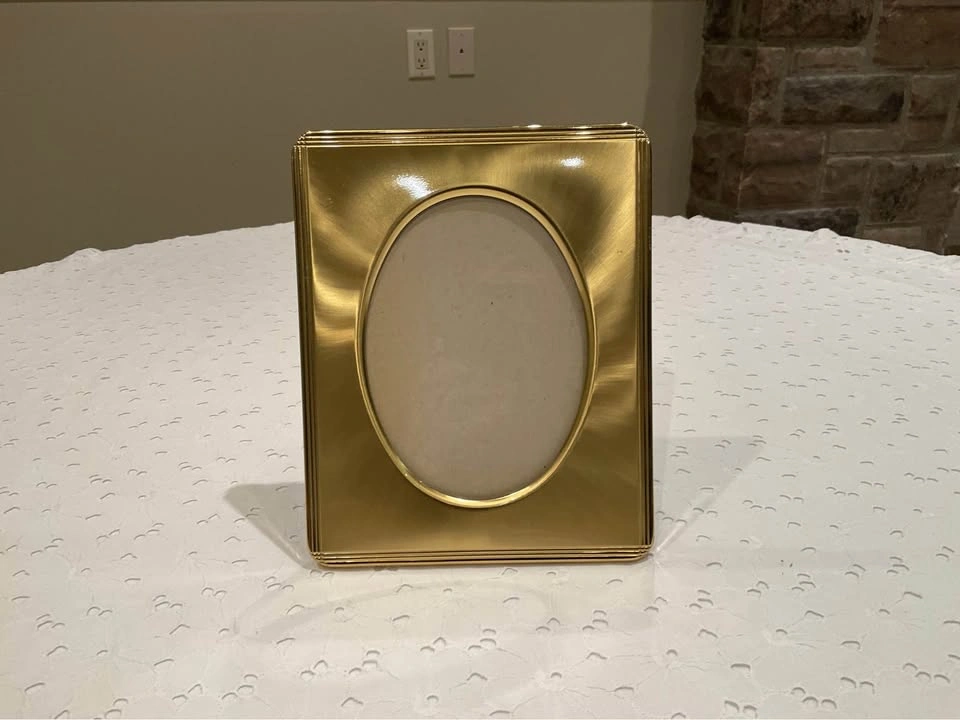 Picture Frame Vintage Brass 8” x 7” - photo 3