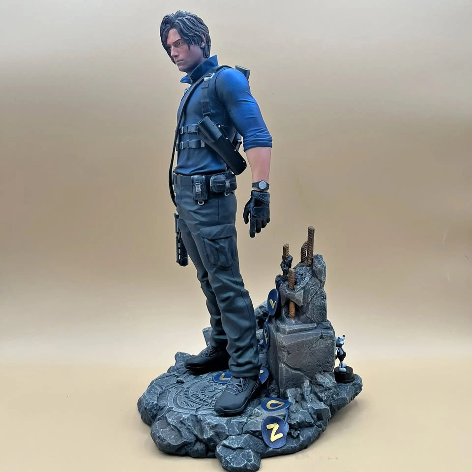 Resident Evil Leon S. Kennedy Statue