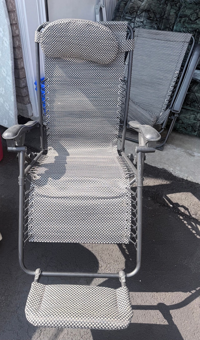 Zero Gravity Chair