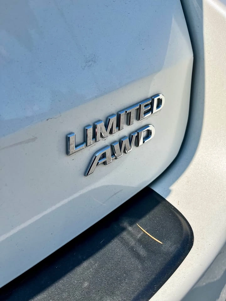 2018 Toyota Sienna Limited AWD - photo 2