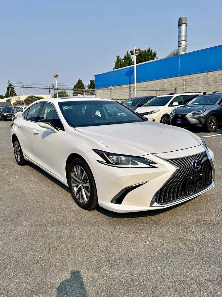 2021 Lexus ES 300H Luxury