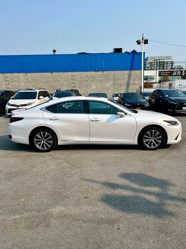 2021 Lexus ES 300H Luxury - photo 2