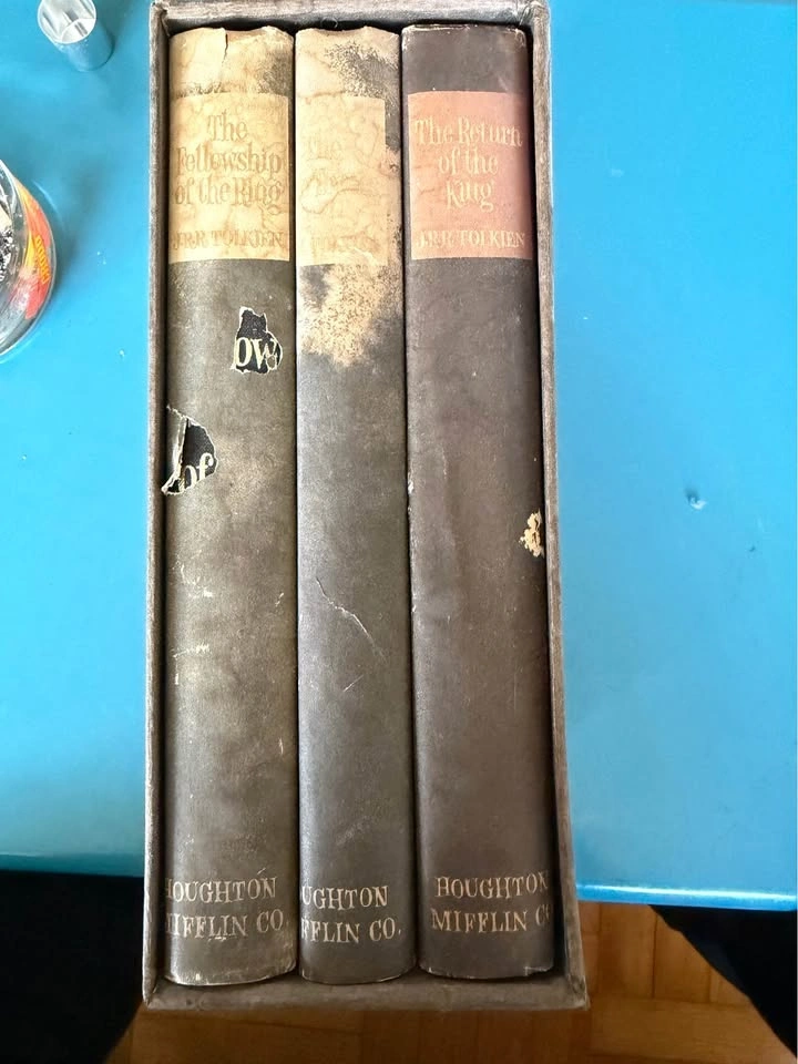 Vintage 3-volume hardcover boxed set of The Lord of the Rings - photo 2