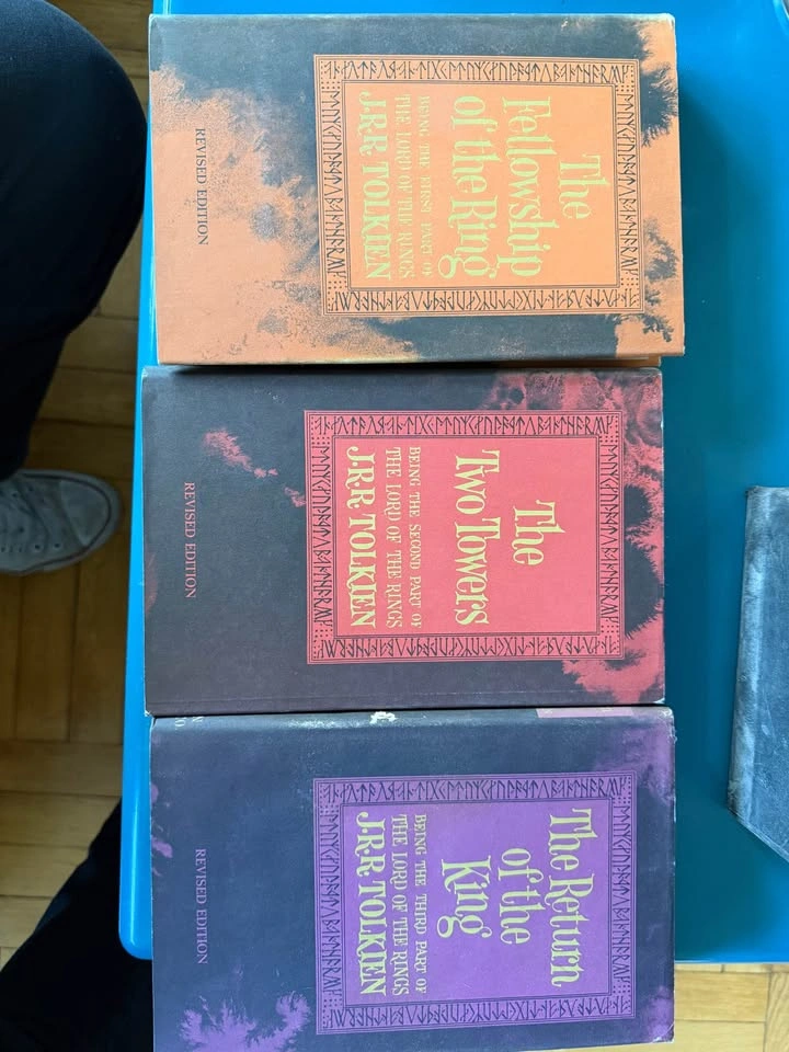 Vintage 3-volume hardcover boxed set of The Lord of the Rings - photo 3