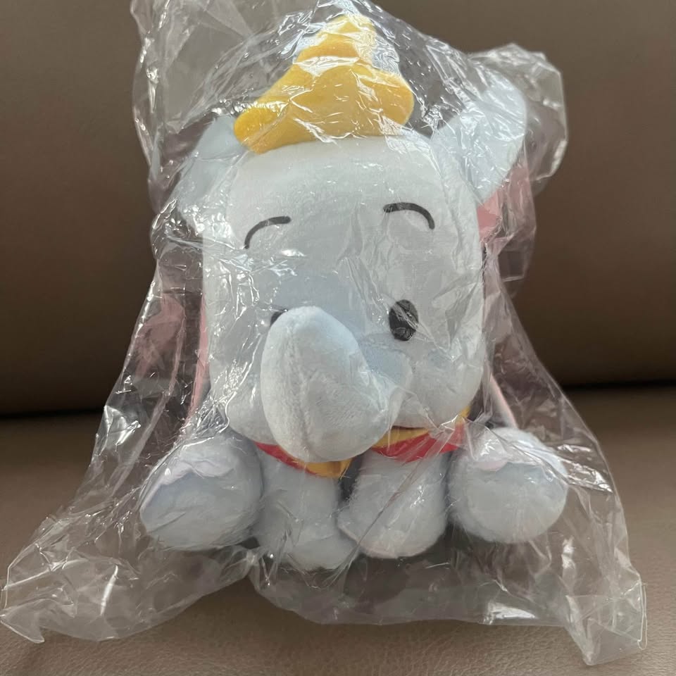 BNIB 17cm Disney Dumbo Plush Toy - photo 2