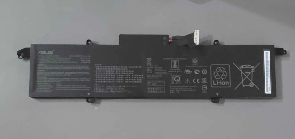 Asus ROG Zephyrus G14 Laptop Battery. Like New!