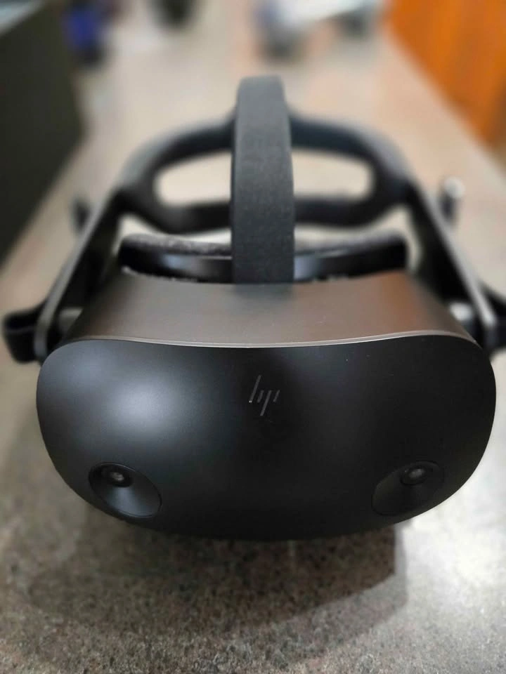 HP Reverb G2 PC Virtual Reality Headset. Like New!