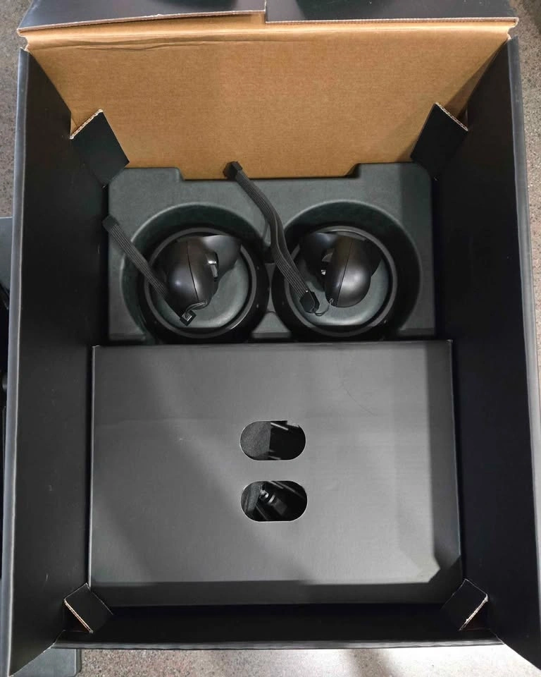 HP Reverb G2 PC Virtual Reality Headset. Like New! - photo 3
