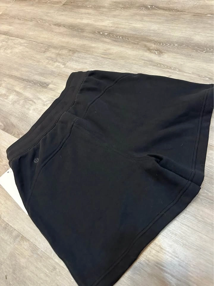 Women’s lululemon Scuba High-Rise Short 5” (NEW), Size 4 - photo 4