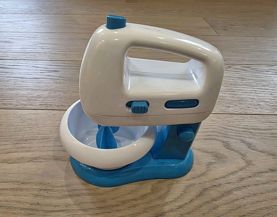 Battery powered toy mixer