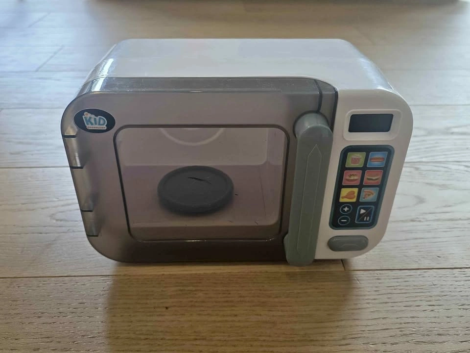 Kid Connection microwave